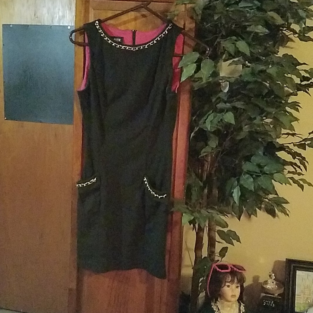 Black & Gold two pocket dress